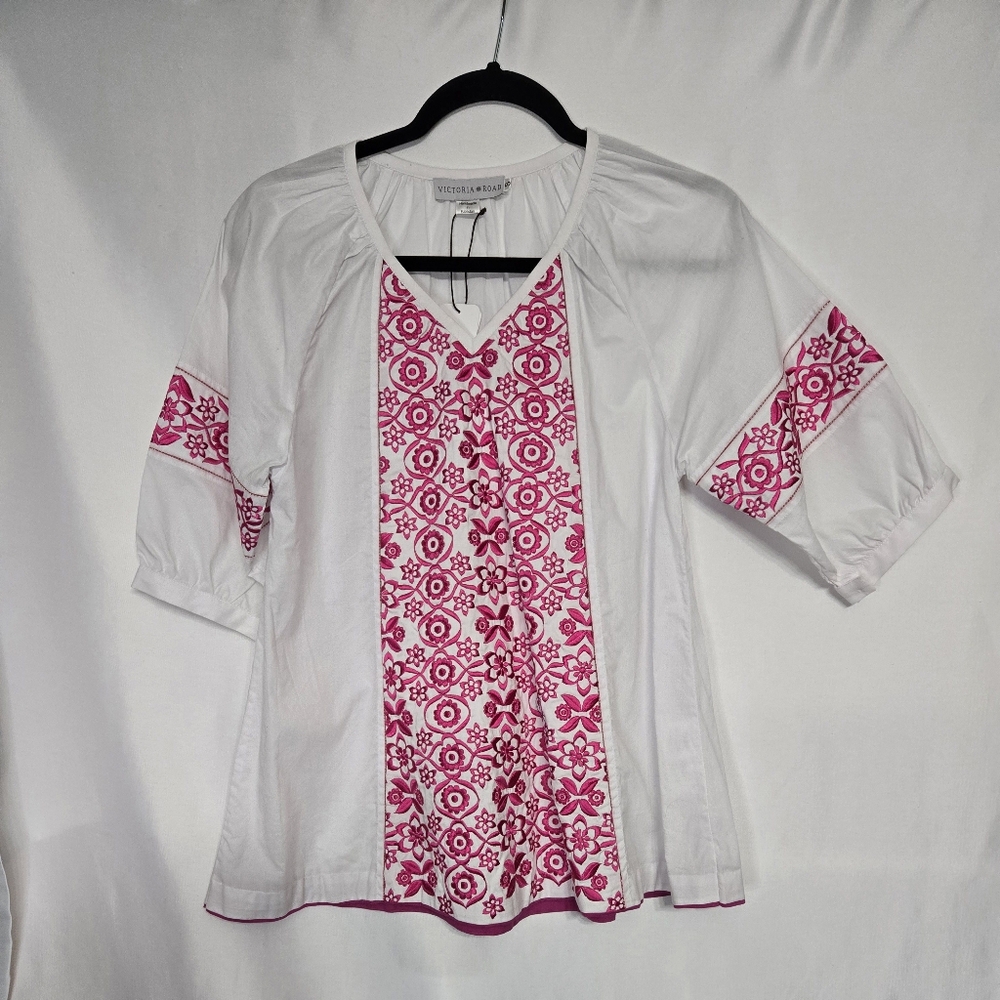 Victoria Road White with Pink Embroidery V Neck Top Size S